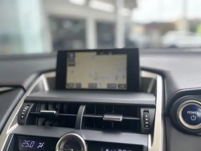 レクサス ＮＸ 300h Fスポーツ 京都府 2014(平26)年 5.1万km ブラック サンルーフ/純正SDナビゲーションシステム/・地デジ/CD/DVD/Bluetooth/USB端子/AUX端子/パドルシフト/バック、サイドカメラ/黒革シート（前席エアーシート/前席シートヒーター）/ハンドルヒーター/前席パワーシート/運転席メモリーシート/角型3眼LEDヘッドランプ/ビルトインETC/純正18インチアルミホイール/記録簿H29、R1、R3、R5有り/保証書/取扱説明書