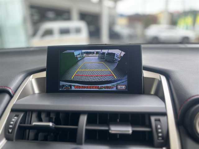 レクサス ＮＸ 300h Fスポーツ 京都府 2014(平26)年 5.1万km ブラック サンルーフ/純正SDナビゲーションシステム/・地デジ/CD/DVD/Bluetooth/USB端子/AUX端子/パドルシフト/バック、サイドカメラ/黒革シート（前席エアーシート/前席シートヒーター）/ハンドルヒーター/前席パワーシート/運転席メモリーシート/角型3眼LEDヘッドランプ/ビルトインETC/純正18インチアルミホイール/記録簿H29、R1、R3、R5有り/保証書/取扱説明書