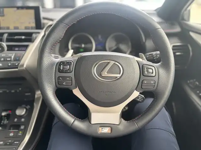 レクサス ＮＸ 300h Fスポーツ 京都府 2014(平26)年 5.1万km ブラック サンルーフ/純正SDナビゲーションシステム/・地デジ/CD/DVD/Bluetooth/USB端子/AUX端子/パドルシフト/バック、サイドカメラ/黒革シート（前席エアーシート/前席シートヒーター）/ハンドルヒーター/前席パワーシート/運転席メモリーシート/角型3眼LEDヘッドランプ/ビルトインETC/純正18インチアルミホイール/記録簿H29、R1、R3、R5有り/保証書/取扱説明書