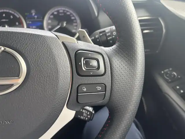 レクサス ＮＸ 300h Fスポーツ 京都府 2014(平26)年 5.1万km ブラック サンルーフ/純正SDナビゲーションシステム/・地デジ/CD/DVD/Bluetooth/USB端子/AUX端子/パドルシフト/バック、サイドカメラ/黒革シート（前席エアーシート/前席シートヒーター）/ハンドルヒーター/前席パワーシート/運転席メモリーシート/角型3眼LEDヘッドランプ/ビルトインETC/純正18インチアルミホイール/記録簿H29、R1、R3、R5有り/保証書/取扱説明書