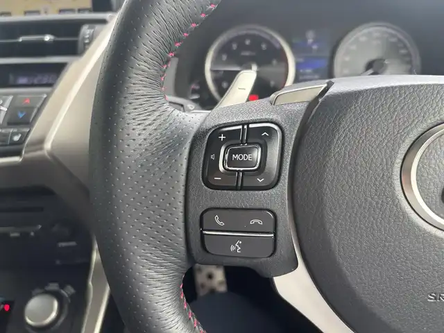 レクサス ＮＸ 300h Fスポーツ 京都府 2014(平26)年 5.1万km ブラック サンルーフ/純正SDナビゲーションシステム/・地デジ/CD/DVD/Bluetooth/USB端子/AUX端子/パドルシフト/バック、サイドカメラ/黒革シート（前席エアーシート/前席シートヒーター）/ハンドルヒーター/前席パワーシート/運転席メモリーシート/角型3眼LEDヘッドランプ/ビルトインETC/純正18インチアルミホイール/記録簿H29、R1、R3、R5有り/保証書/取扱説明書