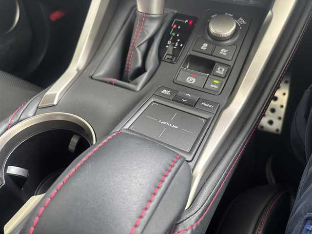 レクサス ＮＸ 300h Fスポーツ 京都府 2014(平26)年 5.1万km ブラック サンルーフ/純正SDナビゲーションシステム/・地デジ/CD/DVD/Bluetooth/USB端子/AUX端子/パドルシフト/バック、サイドカメラ/黒革シート（前席エアーシート/前席シートヒーター）/ハンドルヒーター/前席パワーシート/運転席メモリーシート/角型3眼LEDヘッドランプ/ビルトインETC/純正18インチアルミホイール/記録簿H29、R1、R3、R5有り/保証書/取扱説明書
