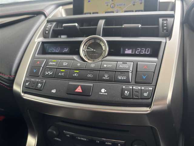 レクサス ＮＸ 300h Fスポーツ 京都府 2014(平26)年 5.1万km ブラック サンルーフ/純正SDナビゲーションシステム/・地デジ/CD/DVD/Bluetooth/USB端子/AUX端子/パドルシフト/バック、サイドカメラ/黒革シート（前席エアーシート/前席シートヒーター）/ハンドルヒーター/前席パワーシート/運転席メモリーシート/角型3眼LEDヘッドランプ/ビルトインETC/純正18インチアルミホイール/記録簿H29、R1、R3、R5有り/保証書/取扱説明書