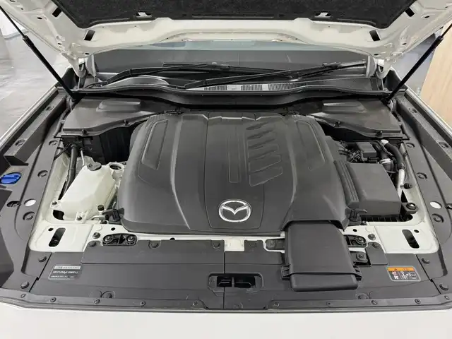 マツダ ＣＸ－６０ XD HV エクスクルーシブスポーツ 三重県 2022(令4)年 2万km ロジウムホワイトプレミアムメタリック ディーゼルターボ・マイルドハイブリッド/4WD/MTモード付8AT/12.3型ナビ/（AM/FM/USB/HDMI/CarPlay/AndroidAuto/Bluetooth/TV）/360ビュー・モニター/ドライブレコーダー前後/ビルトインETC/i-ACTIVSENSE/・スマートブレーキサポート/・レーダークルーズコントロール/・クルージング&トラフィックサポート/・ドライバー異常時対応システム/・ドライバーモニタリング/・レーンキープアシストシステム/・ブラインドスポットモニタリング/・クロストラフィックアラート（前後）/・標識認識/・パーキングセンサー（前後）/など/装備/・ナッパレザーシート（ピュアホワイト）/・シートヒーター（D/N/2nd）/・シートベンチレーション（D/N）/・パワーシート（Dメモリー付10way/N10way）/・電動チルト&テレスコステアリング/・ステアリングヒーター/・HUD/・AC100Vコンセント&USB充電ジャック&ワイヤレス充電/・LEDヘッドライト/・ダウンヒルアシストコントロール/・ハンズフリーパワーリフトゲート/・左右独立オートエアコン/・パドルシフト/・純正20inAW/・保/取/ナビ取/・スマートキーx1/など