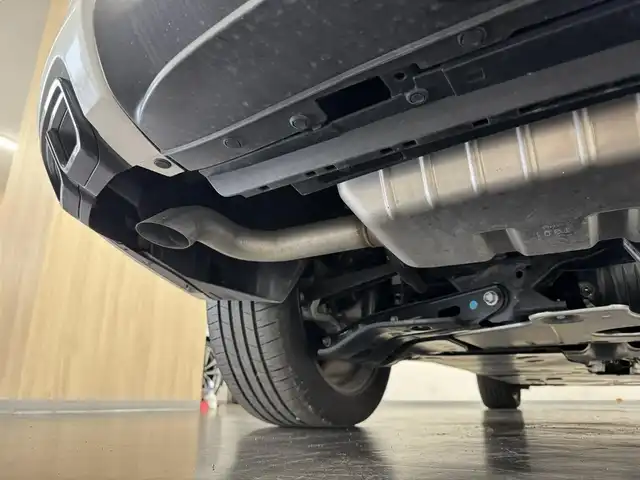 マツダ ＣＸ－６０ XD HV エクスクルーシブスポーツ 三重県 2022(令4)年 2万km ロジウムホワイトプレミアムメタリック ディーゼルターボ・マイルドハイブリッド/4WD/MTモード付8AT/12.3型ナビ/（AM/FM/USB/HDMI/CarPlay/AndroidAuto/Bluetooth/TV）/360ビュー・モニター/ドライブレコーダー前後/ビルトインETC/i-ACTIVSENSE/・スマートブレーキサポート/・レーダークルーズコントロール/・クルージング&トラフィックサポート/・ドライバー異常時対応システム/・ドライバーモニタリング/・レーンキープアシストシステム/・ブラインドスポットモニタリング/・クロストラフィックアラート（前後）/・標識認識/・パーキングセンサー（前後）/など/装備/・ナッパレザーシート（ピュアホワイト）/・シートヒーター（D/N/2nd）/・シートベンチレーション（D/N）/・パワーシート（Dメモリー付10way/N10way）/・電動チルト&テレスコステアリング/・ステアリングヒーター/・HUD/・AC100Vコンセント&USB充電ジャック&ワイヤレス充電/・LEDヘッドライト/・ダウンヒルアシストコントロール/・ハンズフリーパワーリフトゲート/・左右独立オートエアコン/・パドルシフト/・純正20inAW/・保/取/ナビ取/・スマートキーx1/など