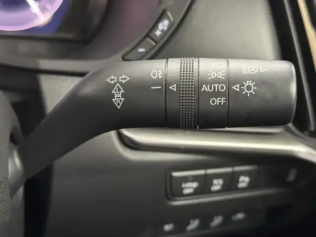 マツダ ＣＸ－６０ XD HV エクスクルーシブスポーツ 三重県 2022(令4)年 2万km ロジウムホワイトプレミアムメタリック ディーゼルターボ・マイルドハイブリッド/4WD/MTモード付8AT/12.3型ナビ/（AM/FM/USB/HDMI/CarPlay/AndroidAuto/Bluetooth/TV）/360ビュー・モニター/ドライブレコーダー前後/ビルトインETC/i-ACTIVSENSE/・スマートブレーキサポート/・レーダークルーズコントロール/・クルージング&トラフィックサポート/・ドライバー異常時対応システム/・ドライバーモニタリング/・レーンキープアシストシステム/・ブラインドスポットモニタリング/・クロストラフィックアラート（前後）/・標識認識/・パーキングセンサー（前後）/など/装備/・ナッパレザーシート（ピュアホワイト）/・シートヒーター（D/N/2nd）/・シートベンチレーション（D/N）/・パワーシート（Dメモリー付10way/N10way）/・電動チルト&テレスコステアリング/・ステアリングヒーター/・HUD/・AC100Vコンセント&USB充電ジャック&ワイヤレス充電/・LEDヘッドライト/・ダウンヒルアシストコントロール/・ハンズフリーパワーリフトゲート/・左右独立オートエアコン/・パドルシフト/・純正20inAW/・保/取/ナビ取/・スマートキーx1/など
