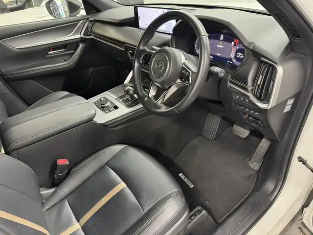 マツダ ＣＸ－６０ XD HV エクスクルーシブスポーツ 三重県 2022(令4)年 2万km ロジウムホワイトプレミアムメタリック ディーゼルターボ・マイルドハイブリッド/4WD/MTモード付8AT/12.3型ナビ/（AM/FM/USB/HDMI/CarPlay/AndroidAuto/Bluetooth/TV）/360ビュー・モニター/ドライブレコーダー前後/ビルトインETC/i-ACTIVSENSE/・スマートブレーキサポート/・レーダークルーズコントロール/・クルージング&トラフィックサポート/・ドライバー異常時対応システム/・ドライバーモニタリング/・レーンキープアシストシステム/・ブラインドスポットモニタリング/・クロストラフィックアラート（前後）/・標識認識/・パーキングセンサー（前後）/など/装備/・ナッパレザーシート（ピュアホワイト）/・シートヒーター（D/N/2nd）/・シートベンチレーション（D/N）/・パワーシート（Dメモリー付10way/N10way）/・電動チルト&テレスコステアリング/・ステアリングヒーター/・HUD/・AC100Vコンセント&USB充電ジャック&ワイヤレス充電/・LEDヘッドライト/・ダウンヒルアシストコントロール/・ハンズフリーパワーリフトゲート/・左右独立オートエアコン/・パドルシフト/・純正20inAW/・保/取/ナビ取/・スマートキーx1/など