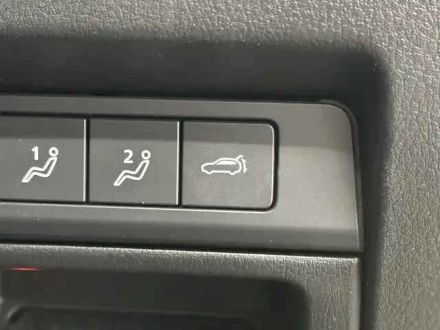 マツダ ＣＸ－６０ XD HV エクスクルーシブスポーツ 三重県 2022(令4)年 2万km ロジウムホワイトプレミアムメタリック ディーゼルターボ・マイルドハイブリッド/4WD/MTモード付8AT/12.3型ナビ/（AM/FM/USB/HDMI/CarPlay/AndroidAuto/Bluetooth/TV）/360ビュー・モニター/ドライブレコーダー前後/ビルトインETC/i-ACTIVSENSE/・スマートブレーキサポート/・レーダークルーズコントロール/・クルージング&トラフィックサポート/・ドライバー異常時対応システム/・ドライバーモニタリング/・レーンキープアシストシステム/・ブラインドスポットモニタリング/・クロストラフィックアラート（前後）/・標識認識/・パーキングセンサー（前後）/など/装備/・ナッパレザーシート（ピュアホワイト）/・シートヒーター（D/N/2nd）/・シートベンチレーション（D/N）/・パワーシート（Dメモリー付10way/N10way）/・電動チルト&テレスコステアリング/・ステアリングヒーター/・HUD/・AC100Vコンセント&USB充電ジャック&ワイヤレス充電/・LEDヘッドライト/・ダウンヒルアシストコントロール/・ハンズフリーパワーリフトゲート/・左右独立オートエアコン/・パドルシフト/・純正20inAW/・保/取/ナビ取/・スマートキーx1/など
