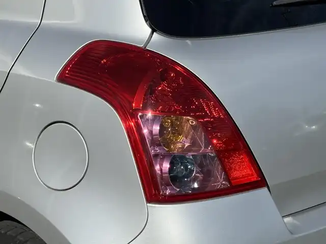 スズキ スイフト XG LTDⅡ 岩手県 2006(平18)年 8.4万km シルキーシルバーメタリック SDナビ 7インチ（CN-RE07D）/フルセグTV /バックカメラ /ドライブレコーダー（DRY-7000）/禁煙車 /ETC/Bluetooth接続/iPod接続/スマートキー
