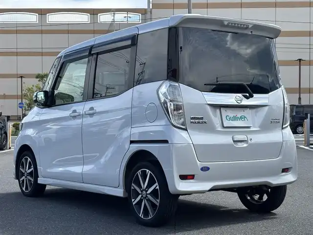 日産 デイズ ルークス ハイウェイスターX Gパッケージ 宮城県 2017(平29)年 5.6万km ホワイトパール 登録時走行距離56071km/AM・FM・TV・DVD・Bluetooth/純正ナビ/ETC/プッシュスタート/両側パワースライドドア/アラウンドビューモニター/ドライブレコーダー/フォグランプ/ウインカーミラー/ドアバイザー/純正アルミホイール/純正フロアマット/オートマチックハイビーム/純正LEDライト