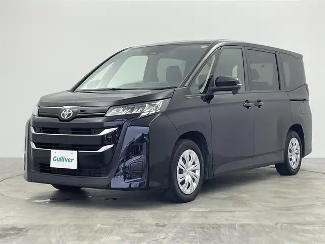 トヨタ ノア X 群馬県 2022(令4)年 2.3万km アティチュードブラックマイカ フリップダウンモニター　純正７インチディスプレイオーディオ　両側パワースライドドア　レーダークルーズコントロール　ステアリングリモコン　ドライブレコーダー　ＥＴＣ２．０　スマートキー　禁煙車