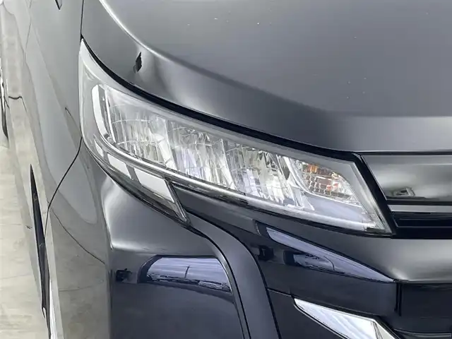 トヨタ ノア X 群馬県 2022(令4)年 2.3万km アティチュードブラックマイカ フリップダウンモニター　純正７インチディスプレイオーディオ　両側パワースライドドア　レーダークルーズコントロール　ステアリングリモコン　ドライブレコーダー　ＥＴＣ２．０　スマートキー　禁煙車