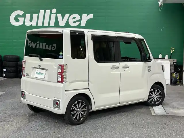 トヨタ ピクシスメガ Gターボ SAⅢ 東京都 2019(令1)年 5.6万km パールホワイトⅢ 純正SDナビ【NSZT-W68T】/(CD/DVD/フルセグTV/Bluetooth)/バックカメラ/ターボ車/スマートアシスト３/・衝突軽減回避支援ブレーキ機能/・車線逸脱警報機能/・誤発進抑制制御機能/リアコーナーセンサー/両側パワースライドドア/社外ドライブレコーダー【HD-1296P】/革巻きステアリング/運転席シートヒータ―/純正フロアマット/スペアキー×1/ETC2.0/取扱説明書