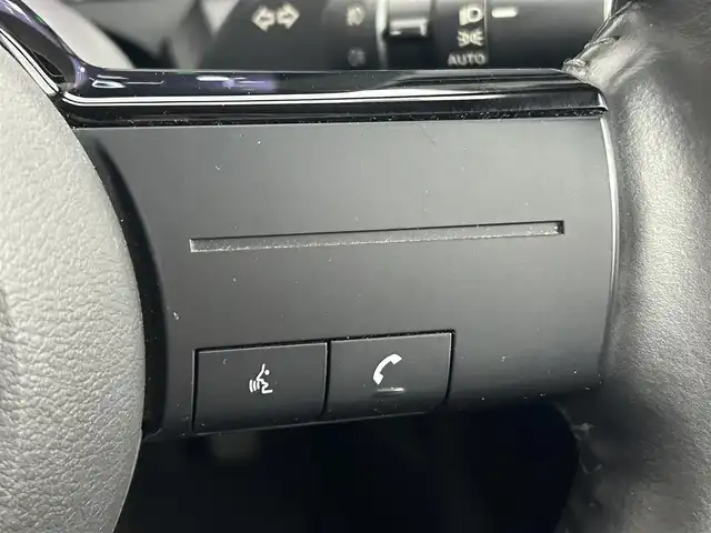 日産 ノート X FOUR 道央・札幌 2021(令3)年 6.7万km ガーネットレッド ・ワンオーナー/・４WD/・メーカーOPナビ/　BT/USB/フルセグ/・アラウンドビューモニター/・デジタルインナーミラー/・前後ドライブレコーダー/・ワイヤレス充電/・エマージェンシーブレーキ/・レーンキープアシスト/・オートハイビーム/・クリアランスソナー/・前席シートヒーター/・ステアリングヒーター/・LEDヘッドライト/・オートライト/・プッシュスタート/・スマートキー/・純正エンジンスターター/・フロアマット/・ホイール付スタッドレス積込/　185/60/R16