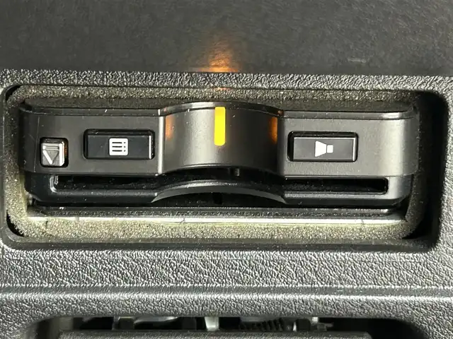 日産 ノート X FOUR 道央・札幌 2021(令3)年 6.7万km ガーネットレッド ・ワンオーナー/・４WD/・メーカーOPナビ/　BT/USB/フルセグ/・アラウンドビューモニター/・デジタルインナーミラー/・前後ドライブレコーダー/・ワイヤレス充電/・エマージェンシーブレーキ/・レーンキープアシスト/・オートハイビーム/・クリアランスソナー/・前席シートヒーター/・ステアリングヒーター/・LEDヘッドライト/・オートライト/・プッシュスタート/・スマートキー/・純正エンジンスターター/・フロアマット/・ホイール付スタッドレス積込/　185/60/R16