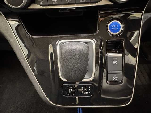 日産 セレナ e－パワー ハイウェイスター V 兵庫県 2020(令2)年 3.7万km マルーンレッド 2トーン 純正SDナビ/（フルセグ/CD/DVD/Bluetooth/SD）/アラウンドビューモニター/ETC/前方ドラレコ/社外フリップダウンモニター/インテリジェントルームミラー/両側パワースライドドア/LEDヘッドライト/LEDフォグ/オートハイビーム/プロパイロット/エマージェンシーブレーキ/ACC/LDW/BSW/BSI/CTA/BSM/コーナーセンサー/純正マット・バイザー/シートカバー