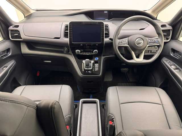 日産 セレナ e－パワー ハイウェイスター V 兵庫県 2020(令2)年 3.7万km マルーンレッド 2トーン 純正SDナビ/（フルセグ/CD/DVD/Bluetooth/SD）/アラウンドビューモニター/ETC/前方ドラレコ/社外フリップダウンモニター/インテリジェントルームミラー/両側パワースライドドア/LEDヘッドライト/LEDフォグ/オートハイビーム/プロパイロット/エマージェンシーブレーキ/ACC/LDW/BSW/BSI/CTA/BSM/コーナーセンサー/純正マット・バイザー/シートカバー
