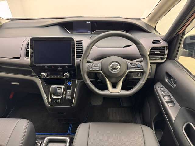 日産 セレナ e－パワー ハイウェイスター V 兵庫県 2020(令2)年 3.7万km マルーンレッド 2トーン 純正SDナビ/（フルセグ/CD/DVD/Bluetooth/SD）/アラウンドビューモニター/ETC/前方ドラレコ/社外フリップダウンモニター/インテリジェントルームミラー/両側パワースライドドア/LEDヘッドライト/LEDフォグ/オートハイビーム/プロパイロット/エマージェンシーブレーキ/ACC/LDW/BSW/BSI/CTA/BSM/コーナーセンサー/純正マット・バイザー/シートカバー