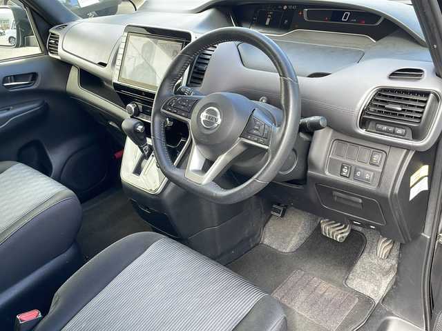 日産 セレナ ハイウェイスター V 山口県 2020(令2)年 6.9万km ダイヤモンドブラック ワンオーナー/純正9型ナビ（フルセグTV、AM/FM、Bluetooth）/後席モニター/全方位カメラ/両側パワースライドドア/クルーズコントロール/LEDオートライト/純正16インチアルミホイール/前後コーナーセンサー/ブラインドスポットモニター/アイドリングストップ/衝突被害軽減ブレーキ/W＋サイドエアバック