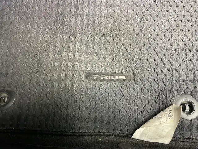 トヨタ プリウス G 群馬県 2013(平25)年 8.2万km ホワイトパールクリスタルシャイン 純正７型ナビ　ワンセグＴＶ　バックカメラ　パワーシート　クルーズコントロール　ステアリングスイッチ　プッシュスタート　オートエアコン　ハーフレザーシート　前方ドライブレコーダー　ＥＴＣ　禁煙車