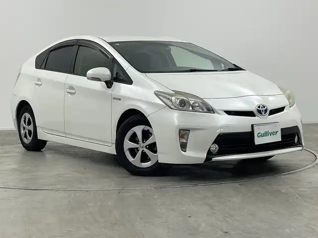 トヨタ プリウス G 群馬県 2013(平25)年 8.2万km ホワイトパールクリスタルシャイン 純正７型ナビ　ワンセグＴＶ　バックカメラ　パワーシート　クルーズコントロール　ステアリングスイッチ　プッシュスタート　オートエアコン　ハーフレザーシート　前方ドライブレコーダー　ＥＴＣ　禁煙車