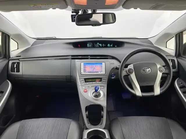 トヨタ プリウス G 群馬県 2013(平25)年 8.2万km ホワイトパールクリスタルシャイン 純正７型ナビ　ワンセグＴＶ　バックカメラ　パワーシート　クルーズコントロール　ステアリングスイッチ　プッシュスタート　オートエアコン　ハーフレザーシート　前方ドライブレコーダー　ＥＴＣ　禁煙車