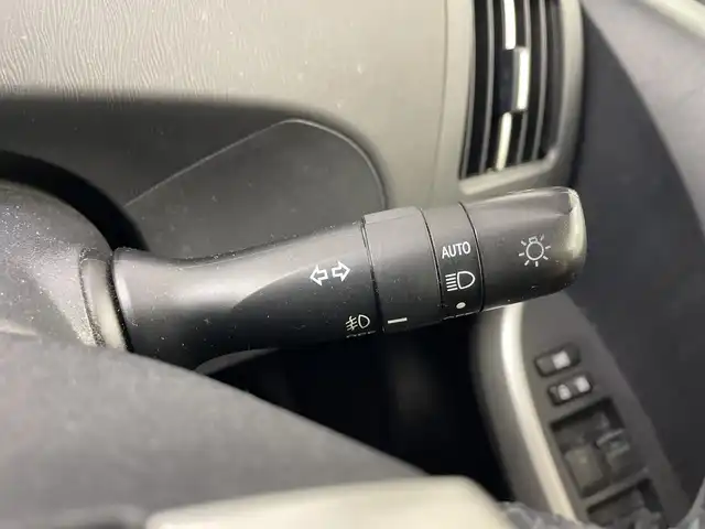 トヨタ プリウス G 群馬県 2013(平25)年 8.2万km ホワイトパールクリスタルシャイン 純正７型ナビ　ワンセグＴＶ　バックカメラ　パワーシート　クルーズコントロール　ステアリングスイッチ　プッシュスタート　オートエアコン　ハーフレザーシート　前方ドライブレコーダー　ＥＴＣ　禁煙車