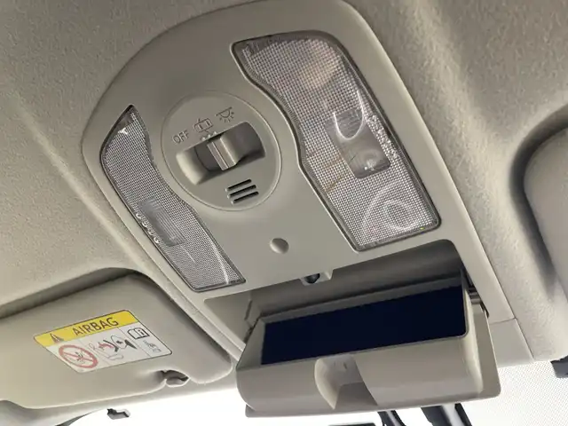 トヨタ プリウス G 群馬県 2013(平25)年 8.2万km ホワイトパールクリスタルシャイン 純正７型ナビ　ワンセグＴＶ　バックカメラ　パワーシート　クルーズコントロール　ステアリングスイッチ　プッシュスタート　オートエアコン　ハーフレザーシート　前方ドライブレコーダー　ＥＴＣ　禁煙車