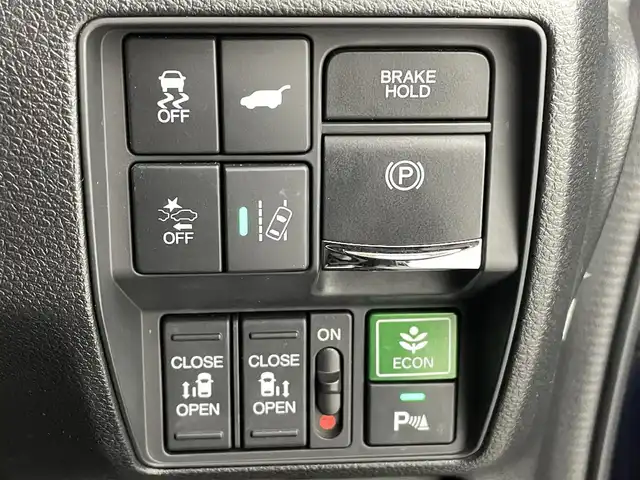 ホンダ オデッセイ ハイブリッド e:HEVアブソルート EX 熊本県 2021(令3)年 6.3万km プレミアムヴィーナスブラックP 純正OPフロントグリル/純正10インチナビ（ＣＤ・ＤＶＤ・フルセグ・ＢＴ・ＳＤ・ＵＳＢ）/全周囲カメラ　/純正前後ドライブレコーダー　/純正後席モニター　/ビルトインＥＴＣ２．０　/ホンダセンシング/・衝突軽減ブレーキ/・誤発進制御機能/・アダブティブクルーズコントロール/・車線維持支援システム/・先行車発進お知らせ機能/・歩行者事故低減ステアリング/・路外逸脱制御機能/・標識認識システム/・ブラインドスポットモニター/横滑り防止/前後クリアランスソナー　/パワーバックドア　/オットマン/純正フロアマット/純正１８インチAW/オートライト/LEDヘッドライト/フォグランプ/スマートキー/プッシュスタート/スペアキー1本/保証書/取扱説明書