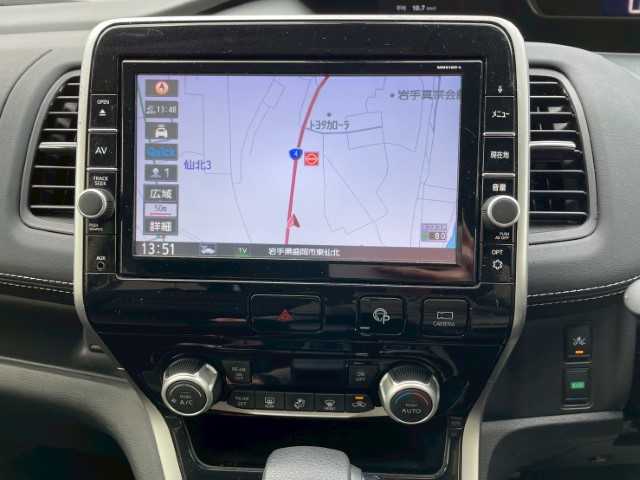 日産 セレナ ハイウェイスターVセレクションⅡ 岩手県 2019(令1)年 7.4万km ブリリアントホワイトパール 純正SDナビ　/フルセグ　/両側パワスラ/アラウンドビューモニター　/フリップダウンモニター　/純正ＬＥＤヘッドライト・フォグランプ　/エマージェンシーブレーキ　/ドラレコ