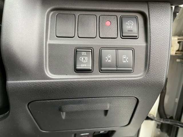 日産 セレナ ハイウェイスターVセレクションⅡ 岩手県 2019(令1)年 7.4万km ブリリアントホワイトパール 純正SDナビ　/フルセグ　/両側パワスラ/アラウンドビューモニター　/フリップダウンモニター　/純正ＬＥＤヘッドライト・フォグランプ　/エマージェンシーブレーキ　/ドラレコ