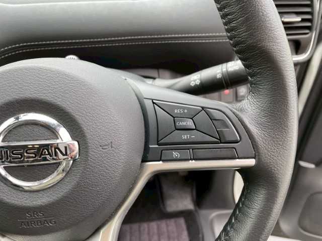 日産 セレナ ハイウェイスターVセレクションⅡ 岩手県 2019(令1)年 7.4万km ブリリアントホワイトパール 純正SDナビ　/フルセグ　/両側パワスラ/アラウンドビューモニター　/フリップダウンモニター　/純正ＬＥＤヘッドライト・フォグランプ　/エマージェンシーブレーキ　/ドラレコ