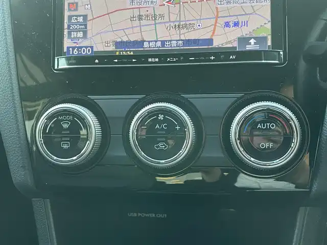 スバル インプレッサ スポーツ 1．6i－L 島根県 2015(平27)年 8.3万km クリスタルブラックシリカ 社外メモリーナビ　/ワンセグＴＶ　/バックカメラ　/ＥＴＣ　/パドルシフト　/リアプライバシーガラス　/アイドリングストップ　/純正１５インチアルミホイール　/オートライト　/HIDヘッドライト/オートエアコン　/キーレス/スペアキー1本
