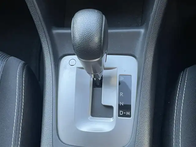 スバル インプレッサ スポーツ 1．6i－L 島根県 2015(平27)年 8.3万km クリスタルブラックシリカ 社外メモリーナビ　/ワンセグＴＶ　/バックカメラ　/ＥＴＣ　/パドルシフト　/リアプライバシーガラス　/アイドリングストップ　/純正１５インチアルミホイール　/オートライト　/HIDヘッドライト/オートエアコン　/キーレス/スペアキー1本