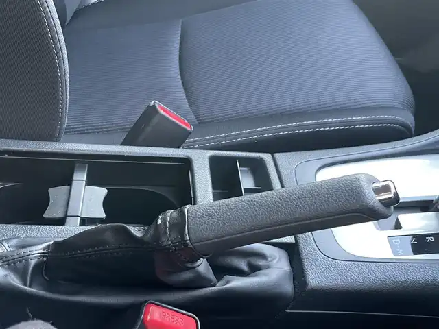 スバル インプレッサ スポーツ 1．6i－L 島根県 2015(平27)年 8.3万km クリスタルブラックシリカ 社外メモリーナビ　/ワンセグＴＶ　/バックカメラ　/ＥＴＣ　/パドルシフト　/リアプライバシーガラス　/アイドリングストップ　/純正１５インチアルミホイール　/オートライト　/HIDヘッドライト/オートエアコン　/キーレス/スペアキー1本