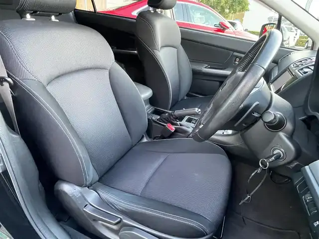 スバル インプレッサ スポーツ 1．6i－L 島根県 2015(平27)年 8.3万km クリスタルブラックシリカ 社外メモリーナビ　/ワンセグＴＶ　/バックカメラ　/ＥＴＣ　/パドルシフト　/リアプライバシーガラス　/アイドリングストップ　/純正１５インチアルミホイール　/オートライト　/HIDヘッドライト/オートエアコン　/キーレス/スペアキー1本