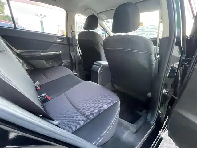 スバル インプレッサ スポーツ 1．6i－L 島根県 2015(平27)年 8.3万km クリスタルブラックシリカ 社外メモリーナビ　/ワンセグＴＶ　/バックカメラ　/ＥＴＣ　/パドルシフト　/リアプライバシーガラス　/アイドリングストップ　/純正１５インチアルミホイール　/オートライト　/HIDヘッドライト/オートエアコン　/キーレス/スペアキー1本