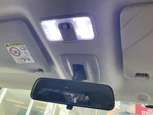 トヨタ ルーミー カスタムG 道央・札幌 2017(平29)年 5.5万km レーザーブルークリスタルシャイン ・４WD/・寒冷地仕様/・バックカメラ/・両側パワースライドドア/・クルーズコントロール/・エンジンスターター/・ウォークスルー/・フォグランプ/・シートヒーター/・KENWOODナビ/・Bluetooth/・フルセグTV/・純正アルミホイール/・アイドリングストップ/・横滑り防止装置/・オートライト/・LEDヘッドライト