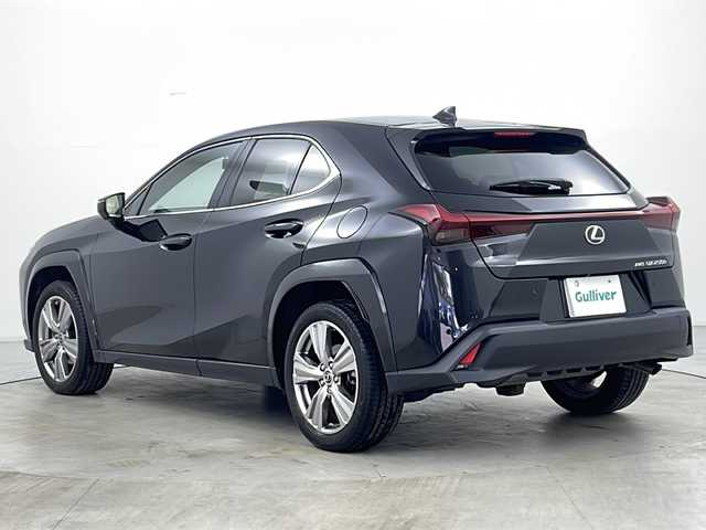 レクサス ＵＸ 250h グレイスフル エクスプローラー 道央・札幌 2023(令5)年 2.8万km グラファイトブラックガラスフレーク ・4WD/・純正ディスプレイオーディオ/(ナビ/TV/BT/AppleCarPlay/AndroidAuto)/・全方位カメラ/・バックカメラ/・ビルトインETC2.0/・革シート/・前席パワーシート＆シートヒーター＆ベンチレーション/・ステアリングヒーター/・ドアミラーヒーター/・パワーバックドア/・パドルシフト/・アダプティブクルーズコントロール/・LEDヘッドライト/・オートライト/・オートマチックハイビーム/・電動パーキングブレーキ/・ブレーキホールド/・LSS/・LTA/・BSM