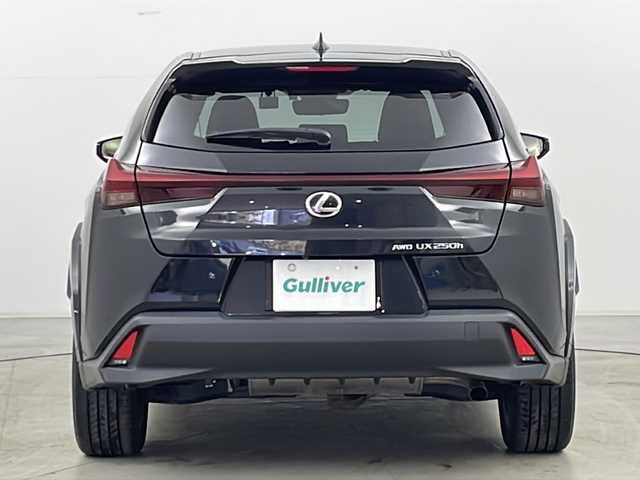 レクサス ＵＸ 250h グレイスフル エクスプローラー 道央・札幌 2023(令5)年 2.8万km グラファイトブラックガラスフレーク ・4WD/・純正ディスプレイオーディオ/(ナビ/TV/BT/AppleCarPlay/AndroidAuto)/・全方位カメラ/・バックカメラ/・ビルトインETC2.0/・革シート/・前席パワーシート＆シートヒーター＆ベンチレーション/・ステアリングヒーター/・ドアミラーヒーター/・パワーバックドア/・パドルシフト/・アダプティブクルーズコントロール/・LEDヘッドライト/・オートライト/・オートマチックハイビーム/・電動パーキングブレーキ/・ブレーキホールド/・LSS/・LTA/・BSM