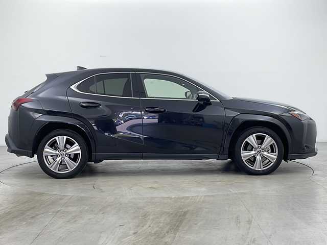 レクサス ＵＸ 250h グレイスフル エクスプローラー 道央・札幌 2023(令5)年 2.8万km グラファイトブラックガラスフレーク ・4WD/・純正ディスプレイオーディオ/(ナビ/TV/BT/AppleCarPlay/AndroidAuto)/・全方位カメラ/・バックカメラ/・ビルトインETC2.0/・革シート/・前席パワーシート＆シートヒーター＆ベンチレーション/・ステアリングヒーター/・ドアミラーヒーター/・パワーバックドア/・パドルシフト/・アダプティブクルーズコントロール/・LEDヘッドライト/・オートライト/・オートマチックハイビーム/・電動パーキングブレーキ/・ブレーキホールド/・LSS/・LTA/・BSM