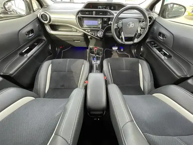 トヨタ アクア G G’s 愛知県 2014(平26)年 7.5万km ブラックマイカ 社外ＳＤナビ　/Ｂカメラ　/ＢＴ　/ＤＴＶ　/ＵＳＢ　/ＣＤ／ＤＶＤ　/ハーフレザー　/革ハンドル　/ＬＥＤヘッドライト　/プッシュスタート　/ステアリングスイッチ　/前席シートヒーター　/純正１７インチＡＷ