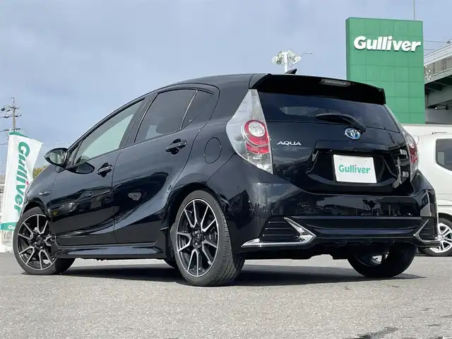 トヨタ アクア G G’s 愛知県 2014(平26)年 7.5万km ブラックマイカ 社外ＳＤナビ　/Ｂカメラ　/ＢＴ　/ＤＴＶ　/ＵＳＢ　/ＣＤ／ＤＶＤ　/ハーフレザー　/革ハンドル　/ＬＥＤヘッドライト　/プッシュスタート　/ステアリングスイッチ　/前席シートヒーター　/純正１７インチＡＷ