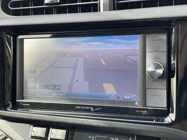 トヨタ アクア G G’s 愛知県 2014(平26)年 7.5万km ブラックマイカ 社外ＳＤナビ　/Ｂカメラ　/ＢＴ　/ＤＴＶ　/ＵＳＢ　/ＣＤ／ＤＶＤ　/ハーフレザー　/革ハンドル　/ＬＥＤヘッドライト　/プッシュスタート　/ステアリングスイッチ　/前席シートヒーター　/純正１７インチＡＷ