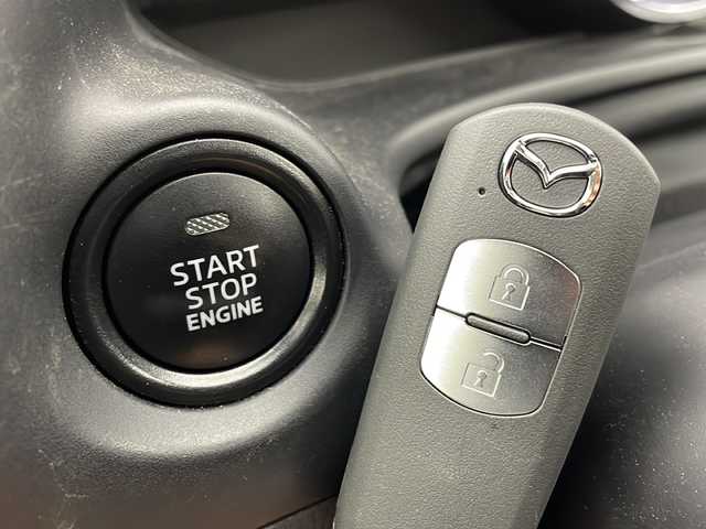 マツダ アクセラ スポーツ XD プロアクティブ 茨城県 2017(平29)年 4.2万km ソニックシルバーM 純正ナビ/フルセグTV/バックカメラ/ETC/ドライブレコーダー/BSM/追従クルーズコントロール/パワーシート/シートヒーター/ハンドルヒーター/LEDヘッドライト/コーナーセンサー/衝突軽減ブレーキ/横滑り防止装置