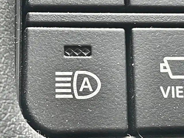 トヨタ クラウン ハイブリッド S エレガンススタイルⅡ 岡山県 2020(令2)年 8.6万km ホワイトパールクリスタルシャイン 登録時走行距離：86007km/禁煙車/ヘッドアップディスプレイ/純正ナビ（8インチ＋7インチダブルディスプレイ）/　(CD/DVD/フルセグTV/Bluetooth)/全方位バックカメラ/クルーズコントロール(追従走行あり)/衝突被害軽減システム/車線逸脱警報（レーンキープアシスト）/コーナーセンサー/後側方車両検知警報(ブラインドスポットモニター)/ETC/こがね合成皮革シート/パワーシート/革巻きステアリング/ステアリングスイッチ/純正LEDヘッドライト/フォグライト/オートライト/プッシュスタート/スマートキー/スペアキー×1/MTモード付きAT/アイドリングストップ/純正アルミホイール 18インチ/ウインカーミラー/電動格納ミラー/オートリトラミラー/純正フロアマット/横滑防止装置/盗難防止装置/取扱説明書/ナビ取扱説明書/新車時整備手帳（保証書）)