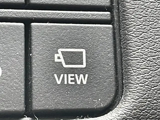 トヨタ クラウン ハイブリッド S エレガンススタイルⅡ 岡山県 2020(令2)年 8.6万km ホワイトパールクリスタルシャイン 登録時走行距離：86007km/禁煙車/ヘッドアップディスプレイ/純正ナビ（8インチ＋7インチダブルディスプレイ）/　(CD/DVD/フルセグTV/Bluetooth)/全方位バックカメラ/クルーズコントロール(追従走行あり)/衝突被害軽減システム/車線逸脱警報（レーンキープアシスト）/コーナーセンサー/後側方車両検知警報(ブラインドスポットモニター)/ETC/こがね合成皮革シート/パワーシート/革巻きステアリング/ステアリングスイッチ/純正LEDヘッドライト/フォグライト/オートライト/プッシュスタート/スマートキー/スペアキー×1/MTモード付きAT/アイドリングストップ/純正アルミホイール 18インチ/ウインカーミラー/電動格納ミラー/オートリトラミラー/純正フロアマット/横滑防止装置/盗難防止装置/取扱説明書/ナビ取扱説明書/新車時整備手帳（保証書）)