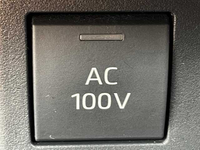 トヨタ クラウン ハイブリッド S エレガンススタイルⅡ 岡山県 2020(令2)年 8.6万km ホワイトパールクリスタルシャイン 登録時走行距離：86007km/禁煙車/ヘッドアップディスプレイ/純正ナビ（8インチ＋7インチダブルディスプレイ）/　(CD/DVD/フルセグTV/Bluetooth)/全方位バックカメラ/クルーズコントロール(追従走行あり)/衝突被害軽減システム/車線逸脱警報（レーンキープアシスト）/コーナーセンサー/後側方車両検知警報(ブラインドスポットモニター)/ETC/こがね合成皮革シート/パワーシート/革巻きステアリング/ステアリングスイッチ/純正LEDヘッドライト/フォグライト/オートライト/プッシュスタート/スマートキー/スペアキー×1/MTモード付きAT/アイドリングストップ/純正アルミホイール 18インチ/ウインカーミラー/電動格納ミラー/オートリトラミラー/純正フロアマット/横滑防止装置/盗難防止装置/取扱説明書/ナビ取扱説明書/新車時整備手帳（保証書）)