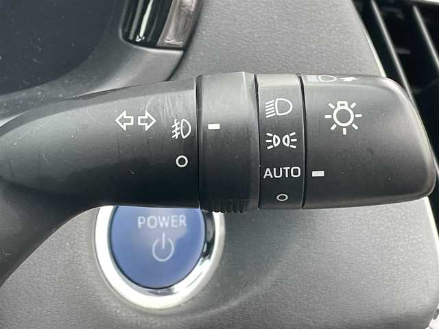 トヨタ クラウン ハイブリッド S エレガンススタイルⅡ 岡山県 2020(令2)年 8.6万km ホワイトパールクリスタルシャイン 登録時走行距離：86007km/禁煙車/ヘッドアップディスプレイ/純正ナビ（8インチ＋7インチダブルディスプレイ）/　(CD/DVD/フルセグTV/Bluetooth)/全方位バックカメラ/クルーズコントロール(追従走行あり)/衝突被害軽減システム/車線逸脱警報（レーンキープアシスト）/コーナーセンサー/後側方車両検知警報(ブラインドスポットモニター)/ETC/こがね合成皮革シート/パワーシート/革巻きステアリング/ステアリングスイッチ/純正LEDヘッドライト/フォグライト/オートライト/プッシュスタート/スマートキー/スペアキー×1/MTモード付きAT/アイドリングストップ/純正アルミホイール 18インチ/ウインカーミラー/電動格納ミラー/オートリトラミラー/純正フロアマット/横滑防止装置/盗難防止装置/取扱説明書/ナビ取扱説明書/新車時整備手帳（保証書）)