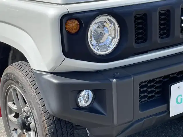 スズキ ジムニー XC 山形県 2022(令4)年 6.6万km ピュアホワイトP 4WD/社外SDナビ/フルセグTV/AM/FM/CD/DVD/Bluetooth/禁煙車/衝突軽減ブレーキ/クルーズコントロール/レーンキープアシスト/オートライト/横滑り防止装置/盗難防止装置/ターボ/ETC/プッシュスタート/スマートキー/シートヒーター/LEDヘッドライト/５MT/オートライト /フォグランプ/背面タイヤ/純正アルミ/ドアバイザー/保証書/取扱説明書